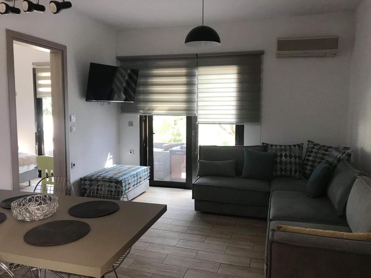 Apartment Chrysanthi And Pefkos Pefki